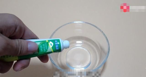 Trộn kem đánh răng và dầu gió, 3 nơi này trong nhà đều sạch bóng thơm tho-1