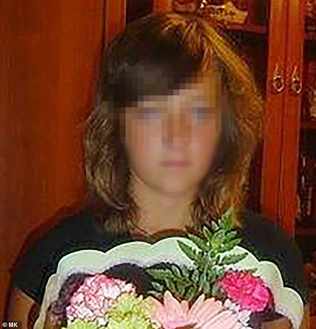 Tổ chức đám cưới tại cung điện sang trọng, cô dâu bất ngờ ngã quỵ và tử vong sau khi ăn đồ tráng miệng-1