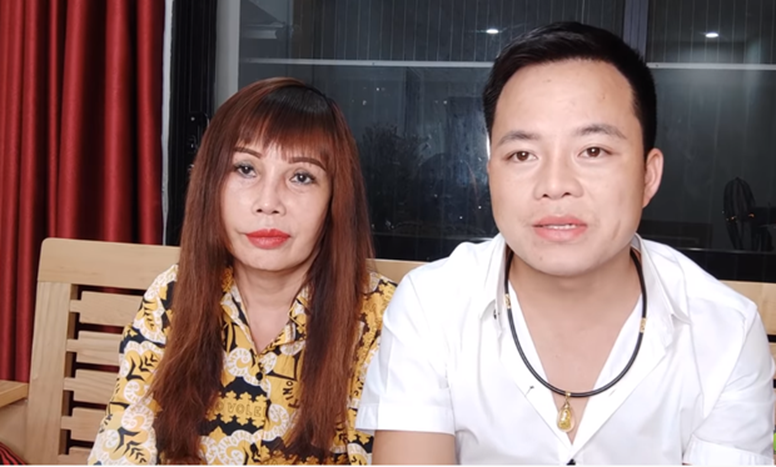 Chồng trẻ của cô dâu 62 tuổi lên tiếng về những đoạn clip đong đưa, facetime với cô gái khác nhờ sinh hộ con-2