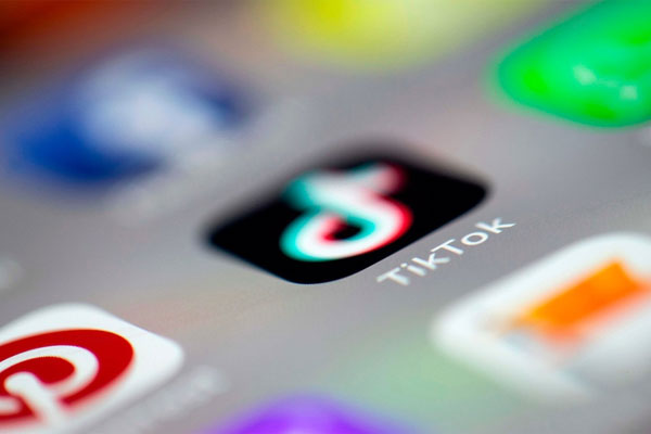 Bên trong TikTok ở Trung Quốc: Quái đản, cấm người nước ngoài-11