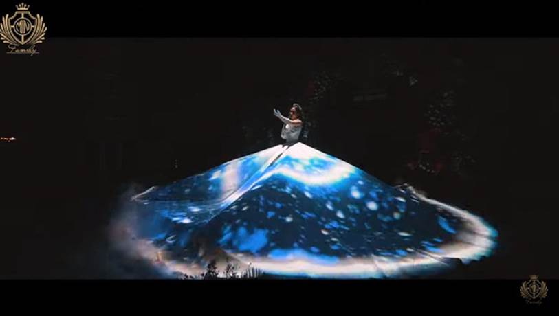 Minh Nhựa và vợ hai Mina Phạm trao nhau món quà 12 tỷ đồng trên sân khấu tropical siêu hoành tráng-3