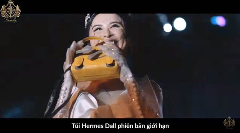 Minh Nhựa và vợ hai Mina Phạm trao nhau món quà 12 tỷ đồng trên sân khấu tropical siêu hoành tráng-5