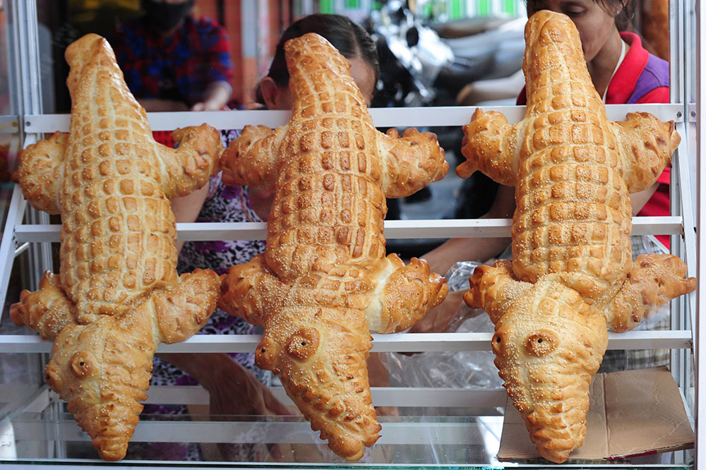 Tiết lộ bất ngờ của cô chủ bánh mì cá sấu siêu to khổng lồ-2