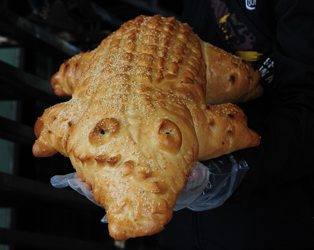 Tiết lộ bất ngờ của cô chủ bánh mì cá sấu siêu to khổng lồ-7