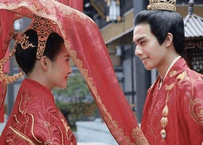 Tại sao đàn ông thời xưa lại thích lấy những cô gái chưa trưởng thành?-1