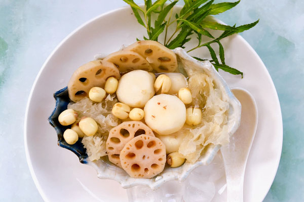 MC VTV Diệp Chi thiết đãi bạn của con thịnh soạn, ai cũng tấm tắc: Bàn tiệc xịn sò quá-14