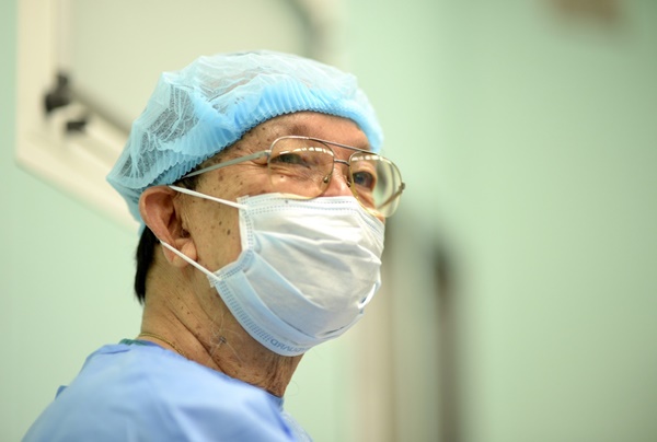 Tách thành công cặp song sinh dính liền-6