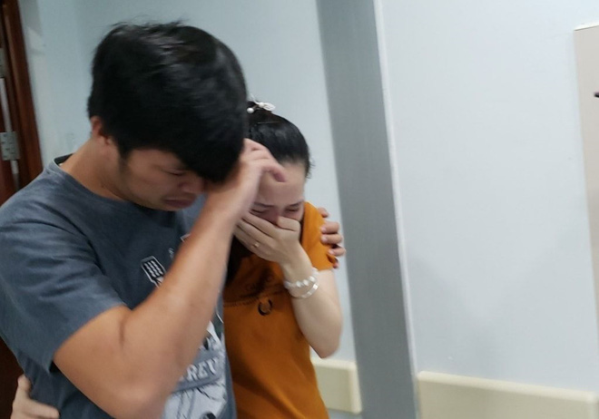 Thúy Diễm, MC Nguyên Khang và dàn sao Vbiz đồng loạt dành lời chúc cho ekip thực hiện ca tách 2 bé song sinh dính liền-10