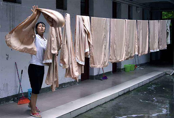 6 mẹo nhỏ loại bỏ bụi bẩn và làm sạch rèm cửa nhiều người không biết bảo sao phải nhanh thay mới-6