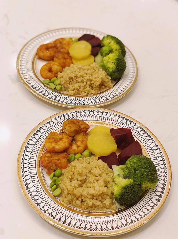 MC VTV Diệp Chi thiết đãi bạn của con thịnh soạn, ai cũng tấm tắc: Bàn tiệc xịn sò quá-8