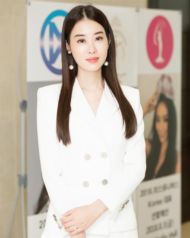 Quản lý của Ngọc Trinh: Body nóng bỏng không thua nữ hoàng nội y, phong cách sang chảnh chuẩn chỉnh kiểu Bông Hậu-15