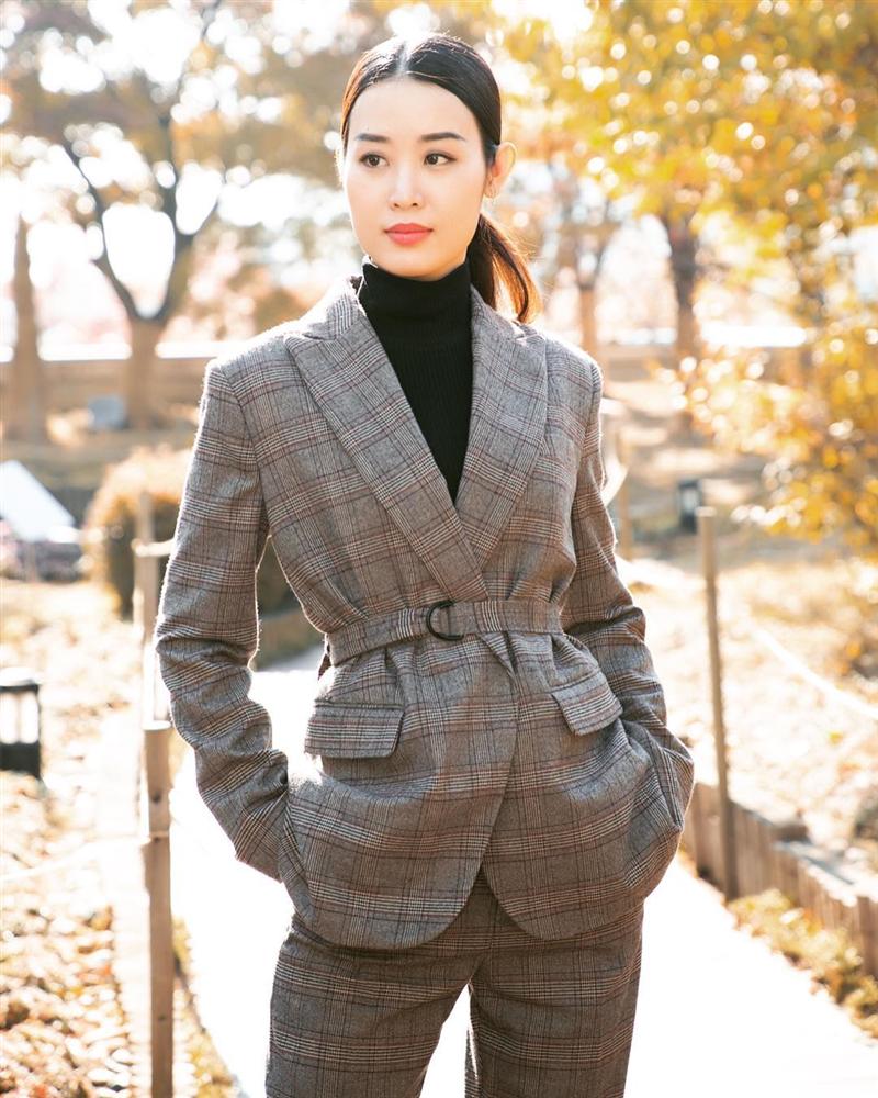 Quản lý của Ngọc Trinh: Body nóng bỏng không thua nữ hoàng nội y, phong cách sang chảnh chuẩn chỉnh kiểu Bông Hậu-16