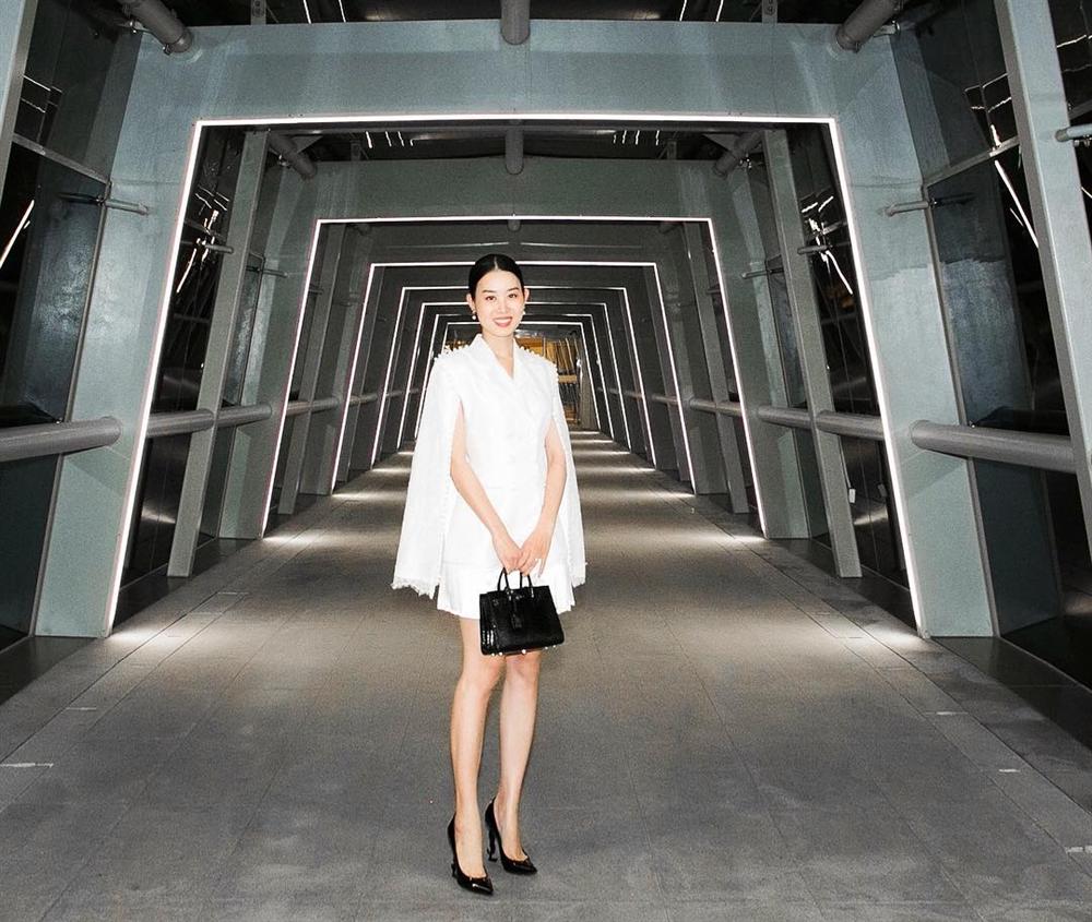 Quản lý của Ngọc Trinh: Body nóng bỏng không thua nữ hoàng nội y, phong cách sang chảnh chuẩn chỉnh kiểu Bông Hậu-17