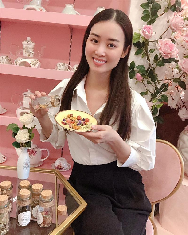 Quản lý của Ngọc Trinh: Body nóng bỏng không thua nữ hoàng nội y, phong cách sang chảnh chuẩn chỉnh kiểu Bông Hậu-9