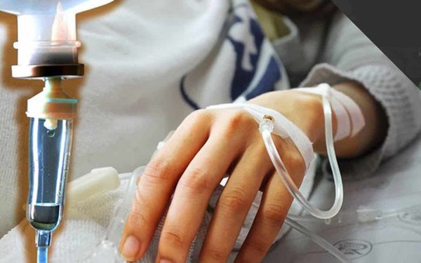 Cô gái 20 tuổi bị ung thư dạ dày vì thói quen mà rất nhiều người cũng mắc phải trong khi ăn-1