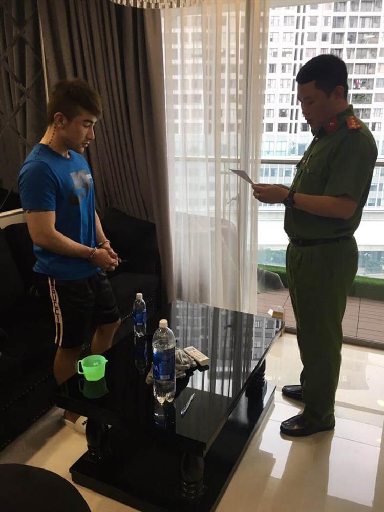 Thu giữ sổ tiết kiệm 3 tỷ đồng của tú ông Lục Triều Vỹ cùng nhiều đoạn tin nhắn với đại gia-1