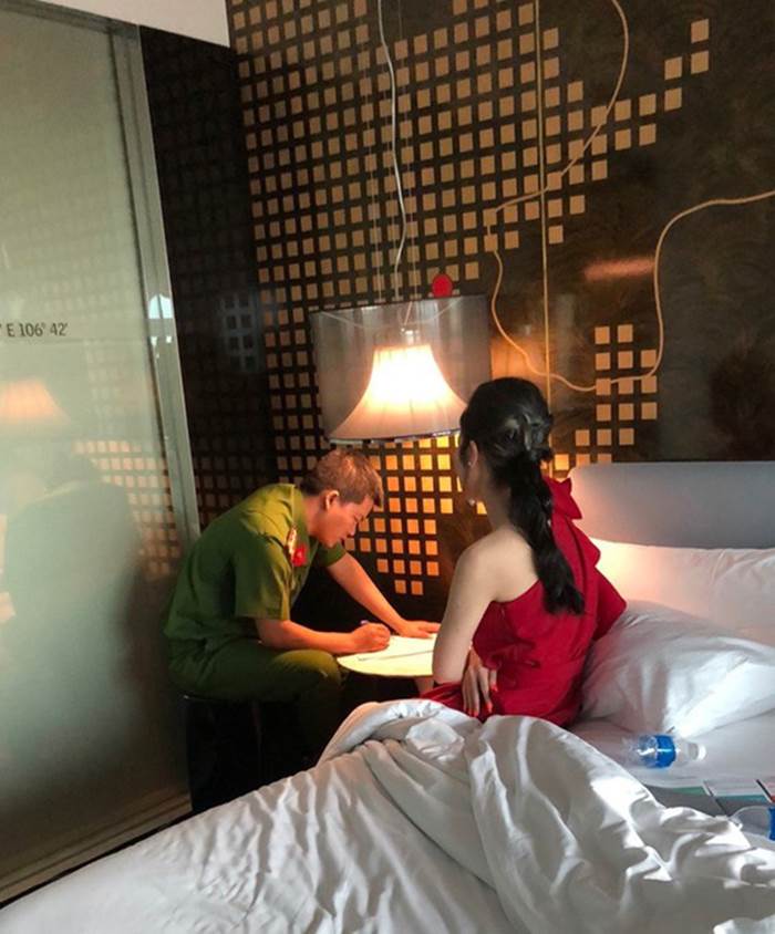 Thu giữ sổ tiết kiệm 3 tỷ đồng của tú ông Lục Triều Vỹ cùng nhiều đoạn tin nhắn với đại gia-2