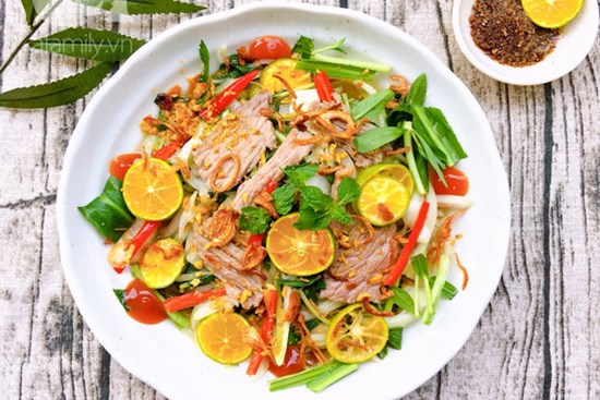 Nắng nóng tôi lại làm món tủ là nộm thịt bò chồng khen không ngớt lời