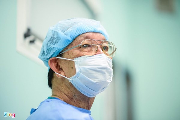 Cuộc đại phẫu đặc biệt của gần 100 bác sĩ tách song sinh dính liền-19