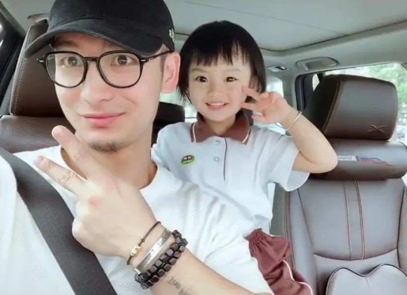 71 ngày, 4139 cây số, ông bố đơn thân đưa con gái 4 tuổi đi ngao du trên xe đạp-2