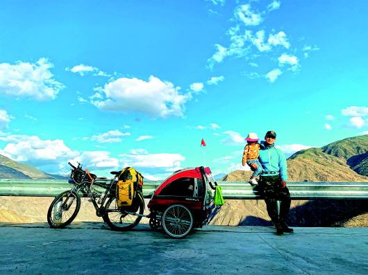 71 ngày, 4139 cây số, ông bố đơn thân đưa con gái 4 tuổi đi ngao du trên xe đạp-4