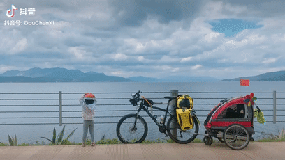 71 ngày, 4139 cây số, ông bố đơn thân đưa con gái 4 tuổi đi ngao du trên xe đạp-5