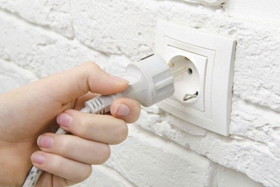 Có cần rút phích cắm máy giặt khi dùng xong? Hóa ra tôi đã làm 10 năm mà không biết