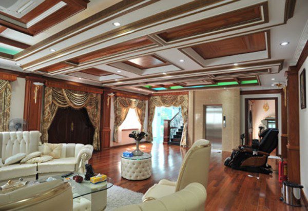 Lấy chồng rút khỏi showbiz, Trang Nhung ở biệt thự trăm tỷ, thuê 7 giúp việc dọn nhà-9