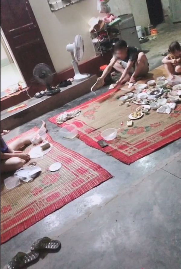 Xôn xao clip chồng lăng mạ vợ trong tiếng cổ vũ” từ bạn bè, phản ứng của con gái nhỏ bên cạnh mới đáng chú ý-3