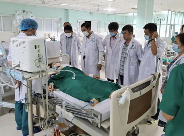 Vụ xe khách lao xuống vực ở Kon Tum: 2 bệnh nhân bị thương rất nghiêm trọng, người suy đa tạng, người liệt tứ chi-3