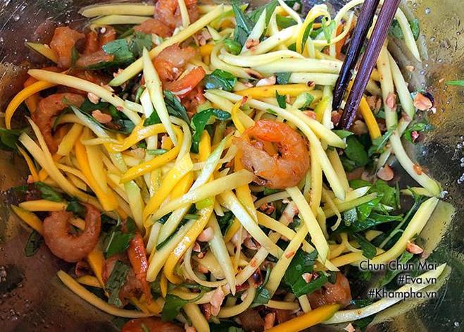 Gỏi xoài xanh tôm khô chua ngọt lại giòn giòn, ăn hết rồi cả nhà vẫn hỏi còn không-6