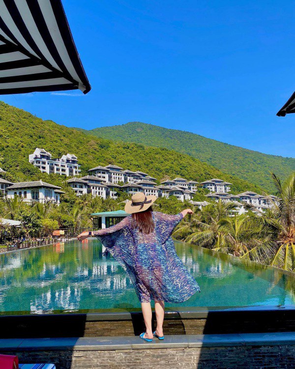 Ai mặc đồ xuyên thấu cũng gợi cảm nhưng Hari Won lại bị váy áo phản chủ vì hớ hênh-3