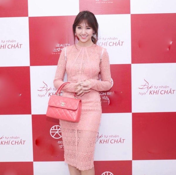 Ai mặc đồ xuyên thấu cũng gợi cảm nhưng Hari Won lại bị váy áo phản chủ vì hớ hênh-7