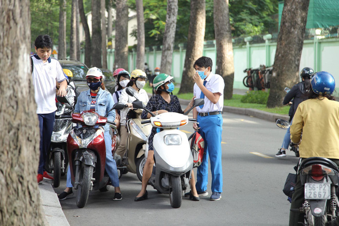 Thi vào lớp 10 ngày 17/7: Hà Nội bước vào môn thi đầu tiên, TP.HCM thi môn cuối cùng-5