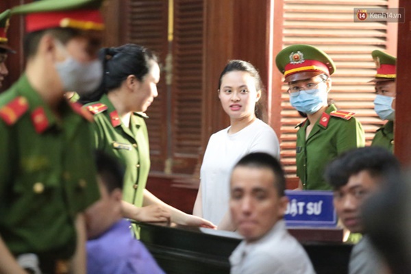 Văn Kính Dương giữ quyền im lặng, Ngọc Miu khẩn xin HĐXX giảm nhẹ hình phạt để sớm về nuôi con nhỏ-14