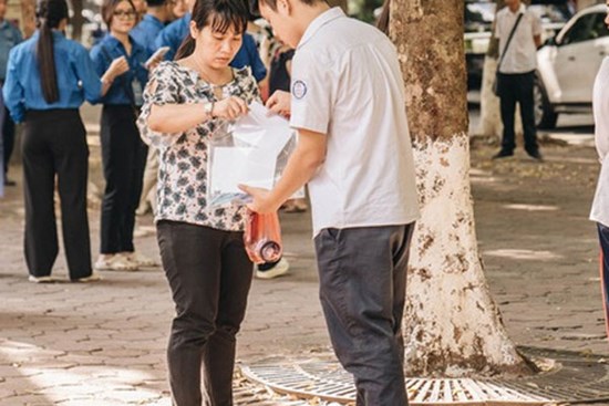 Đề thi môn Toán vào lớp 10 TP.HCM: Thí sinh than khó không làm được bài