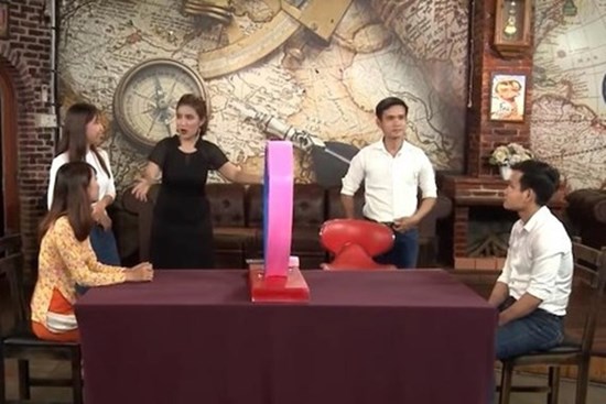 Hai cặp sinh đôi cùng đến show hẹn hò khiến Cát Tường bất ngờ