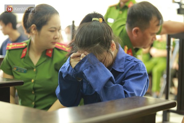 Ảnh: Nữ bị cáo đầu độc chị vì yêu anh rể bình thản khai nhận hành vi, nói cảm thấy may mắn cho chị họ vì đã thoát chết-8