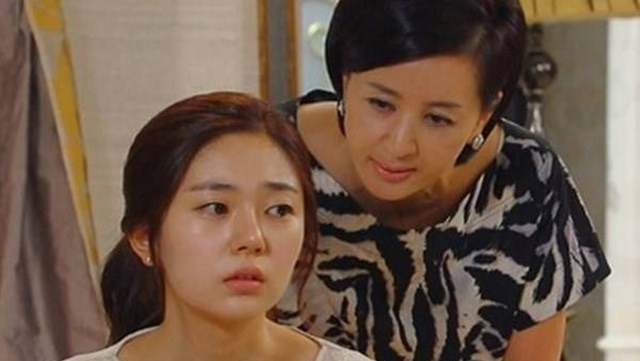 Mãi mẹ chồng mới đồng ý cho cưới vì chê em xấu, để rồi vừa trở về sau tuần trăng mật bà đã gọi vào thủ thỉ một chuyện khiến tôi choáng váng-1