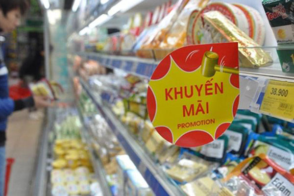 Tò mò bóc giá sản phẩm, thanh niên phát hiện tờ giấy tăng giá dán đè, bức xúc đăng đàn mới biết là mánh nhỏ của siêu thị-4