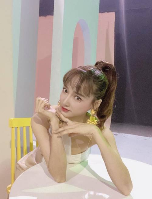 Chẳng cần thẩm mỹ, Nhã Phương có tuyệt chiêu hack tuổi nhờ biến hoá mái tóc-4