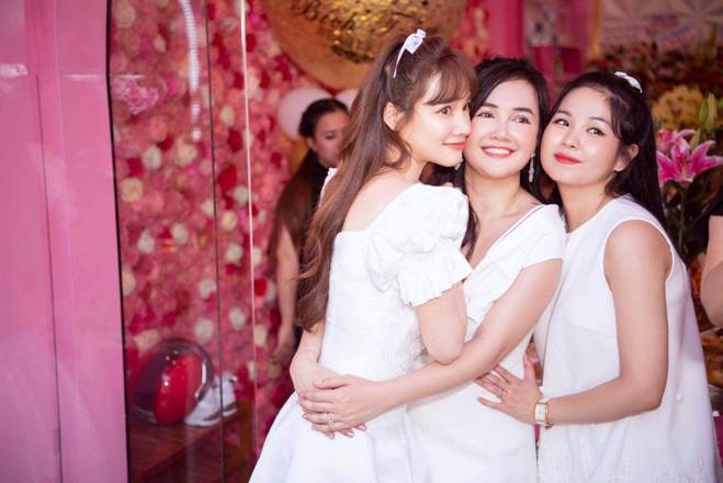 Chẳng cần thẩm mỹ, Nhã Phương có tuyệt chiêu hack tuổi nhờ biến hoá mái tóc-10