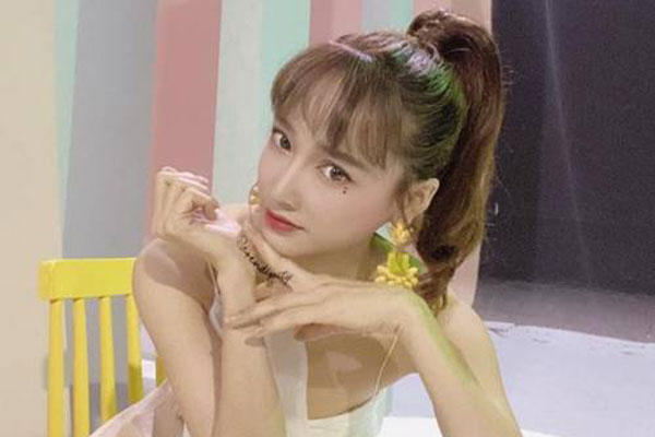 Mỹ nhân cổ trang già nua, gương mặt méo mó vì thẩm mỹ quá đà-5