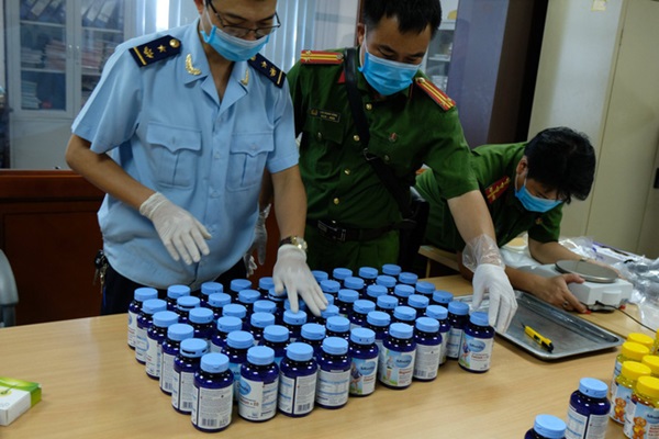 Bắt trùm ma túy sinh năm 2003 cùng đồng bọn 15 tuổi tàng trữ 43.000 viên ma túy tổng hợp-1