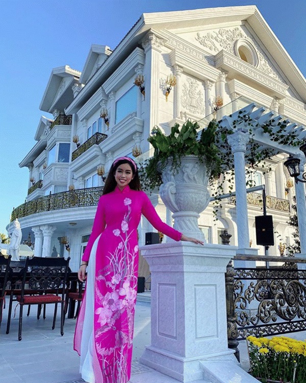 Chụp ảnh check-in một góc sương sương tại tư gia, nhưng richkid Tiên Nguyễn cũng khiến dân tình trầm trồ vì căn biệt thự xa hoa lộng lẫy-4