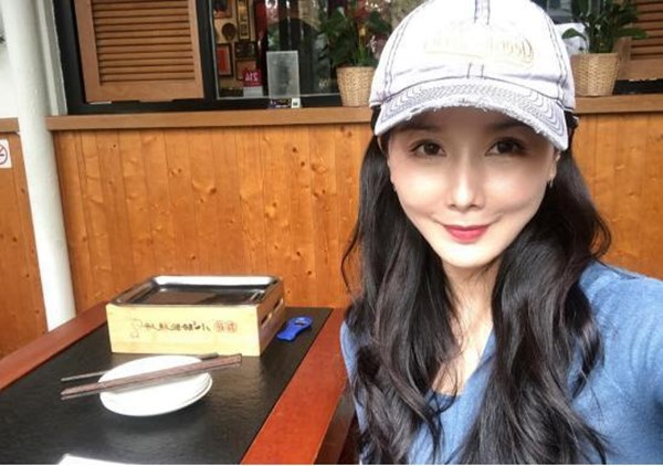 Mỹ nhân cổ trang già nua, gương mặt méo mó vì thẩm mỹ quá đà-2