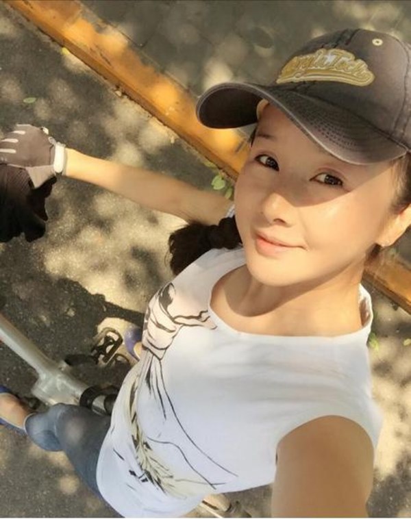 Mỹ nhân cổ trang già nua, gương mặt méo mó vì thẩm mỹ quá đà-3