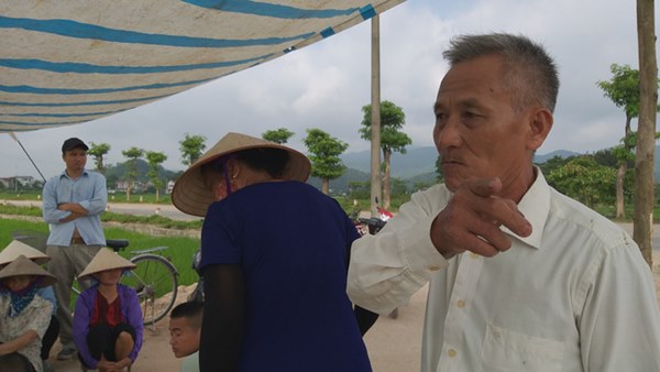 Người dân Sóc Sơn tháo dỡ lều bạt sau 4 ngày chặn xe vào bãi rác lớn nhất Hà Nội-1