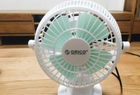 Dù quạt điện có bẩn đến đâu, hãy thử phương pháp này, không cần tháo dỡ hay lau chùi quạt sẽ như mới trong vài phút-3