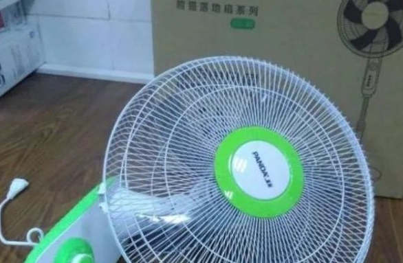 Dù quạt điện có bẩn đến đâu, hãy thử phương pháp này, không cần tháo dỡ hay lau chùi quạt sẽ như mới trong vài phút-4